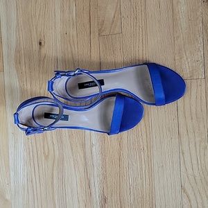 Great Condition Ann Taylor sandal size 8.5  ankle strap 3" heel